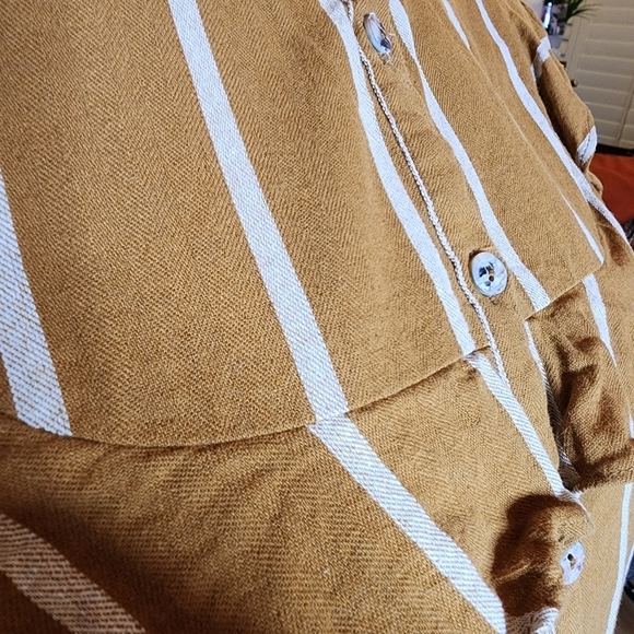 dRA linen/cotton mustard yellow/brown long sleeve blouse. - Picture 4 of 16